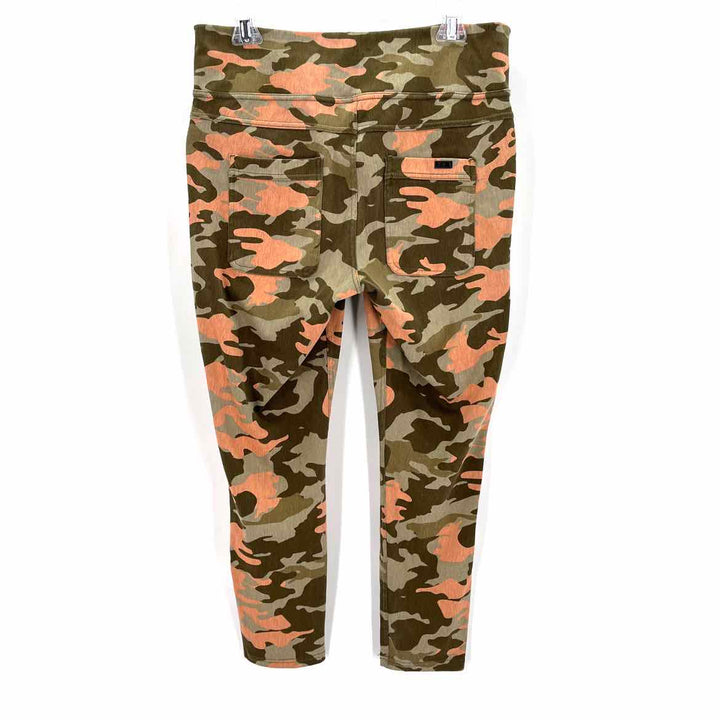 Size L HUE Olive Pants