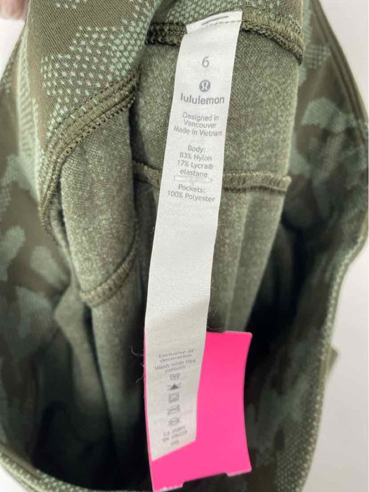 Size 6 Lululemon Green Print Pants