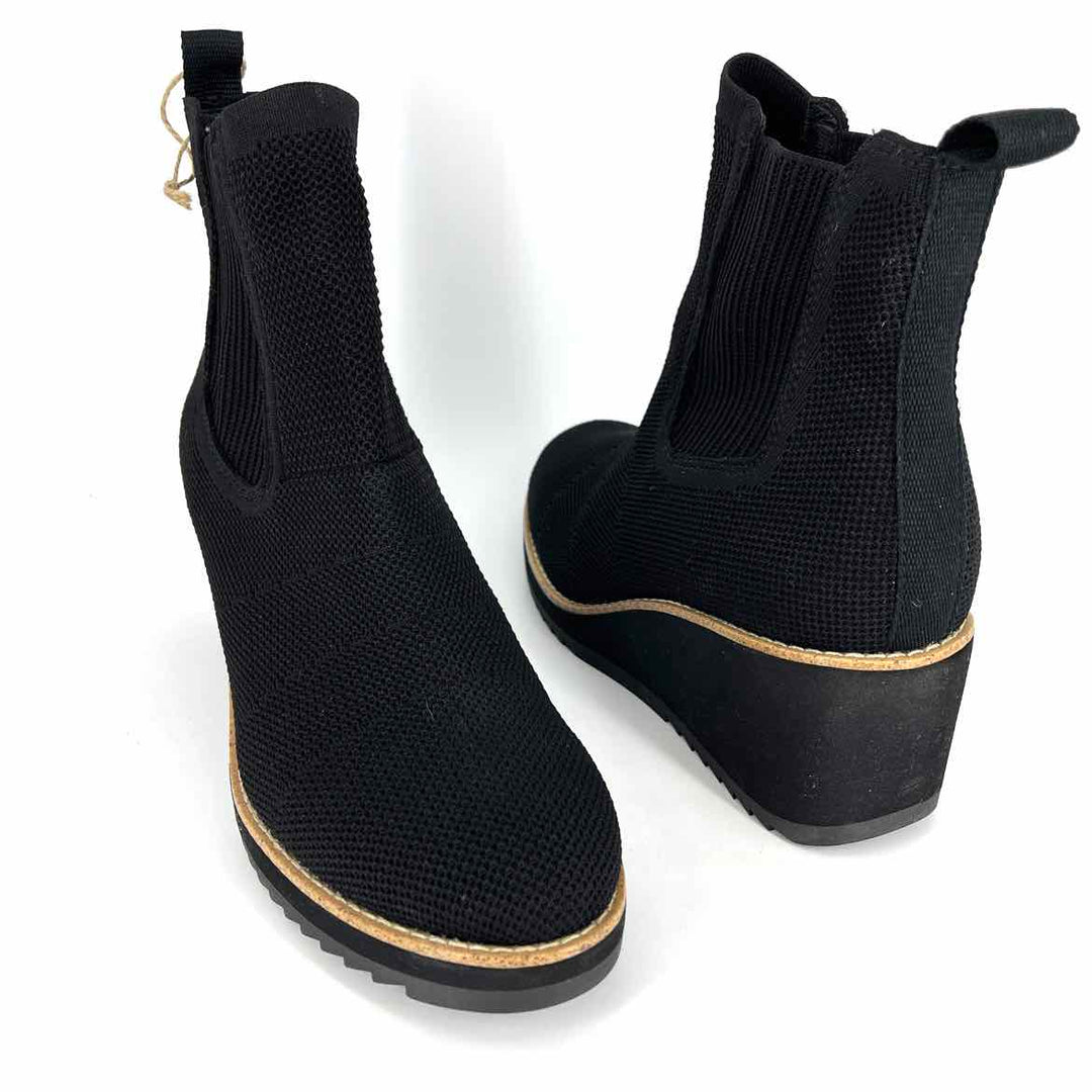 Shoe Size 10 SOFFT Black Knit Boots