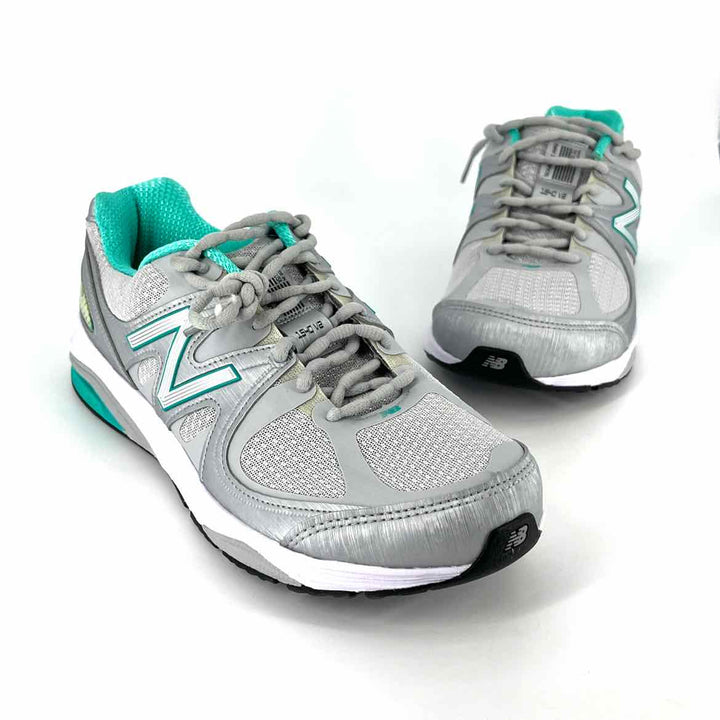 Shoe Size 8 New Balance Gray Knit Sneakers
