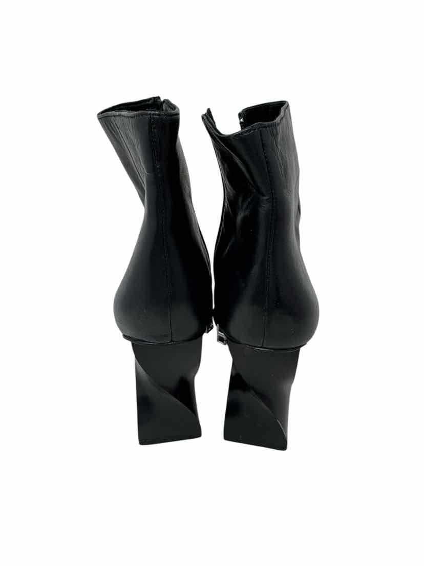 Shoe Size 40 Black Boots