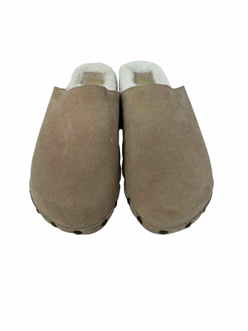 Shoe Size 8 Tan Suede Flats