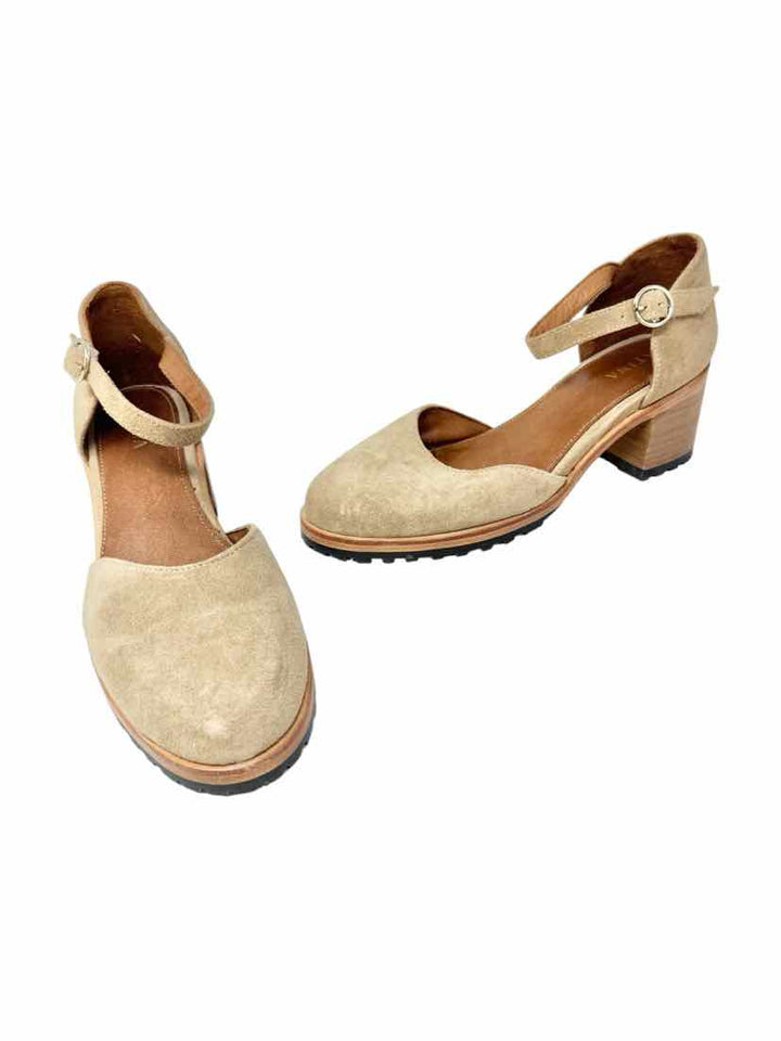 Shoe Size 9.5 Tan Suede Pumps