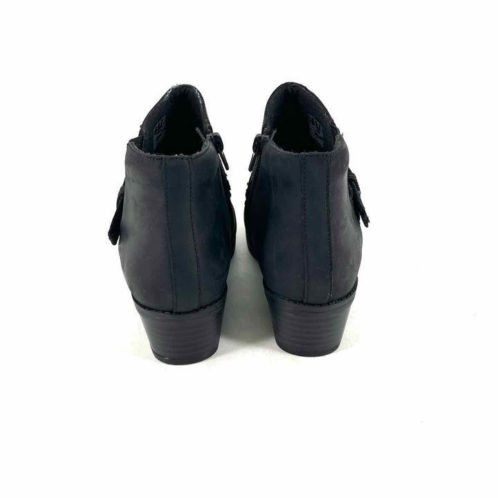 Shoe Size 7.5 CLARKS Black Leather Boots