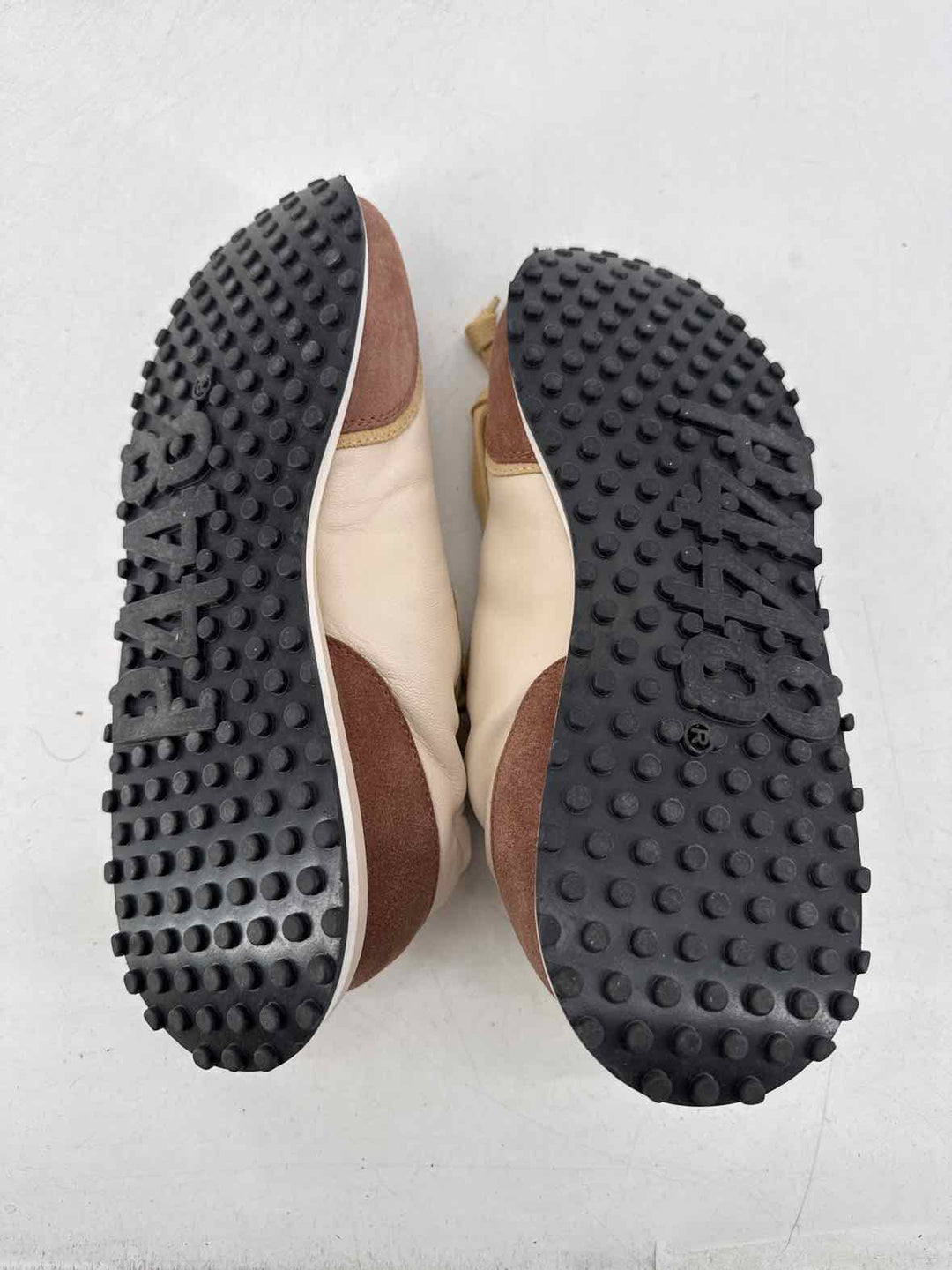 Shoe Size 40 P448 Tan Leather Sneakers