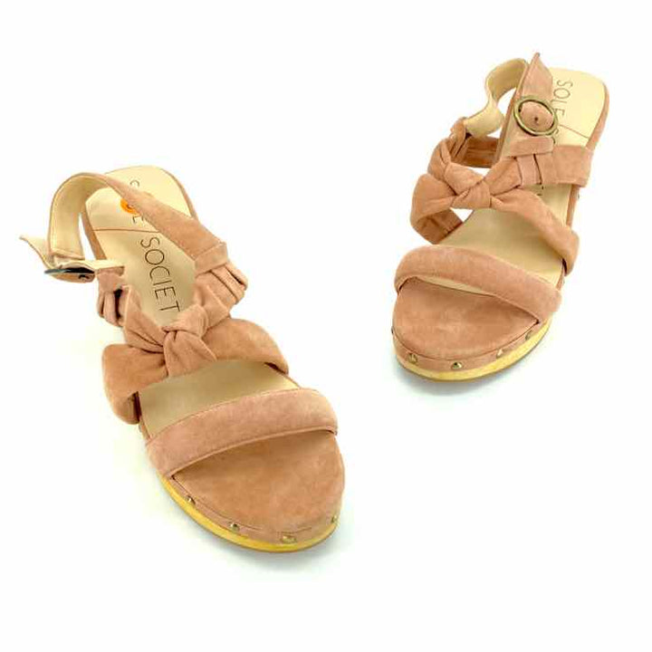 Shoe Size 8.5 SOLE SOCIETY Blush Sandals