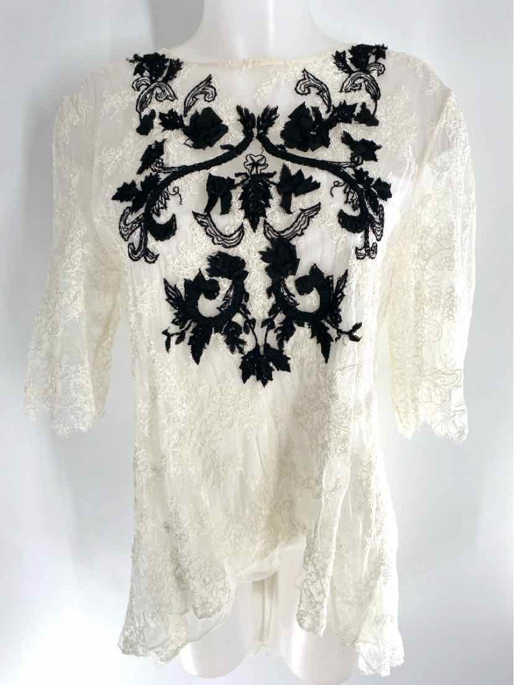 Size M White Lace Shirt