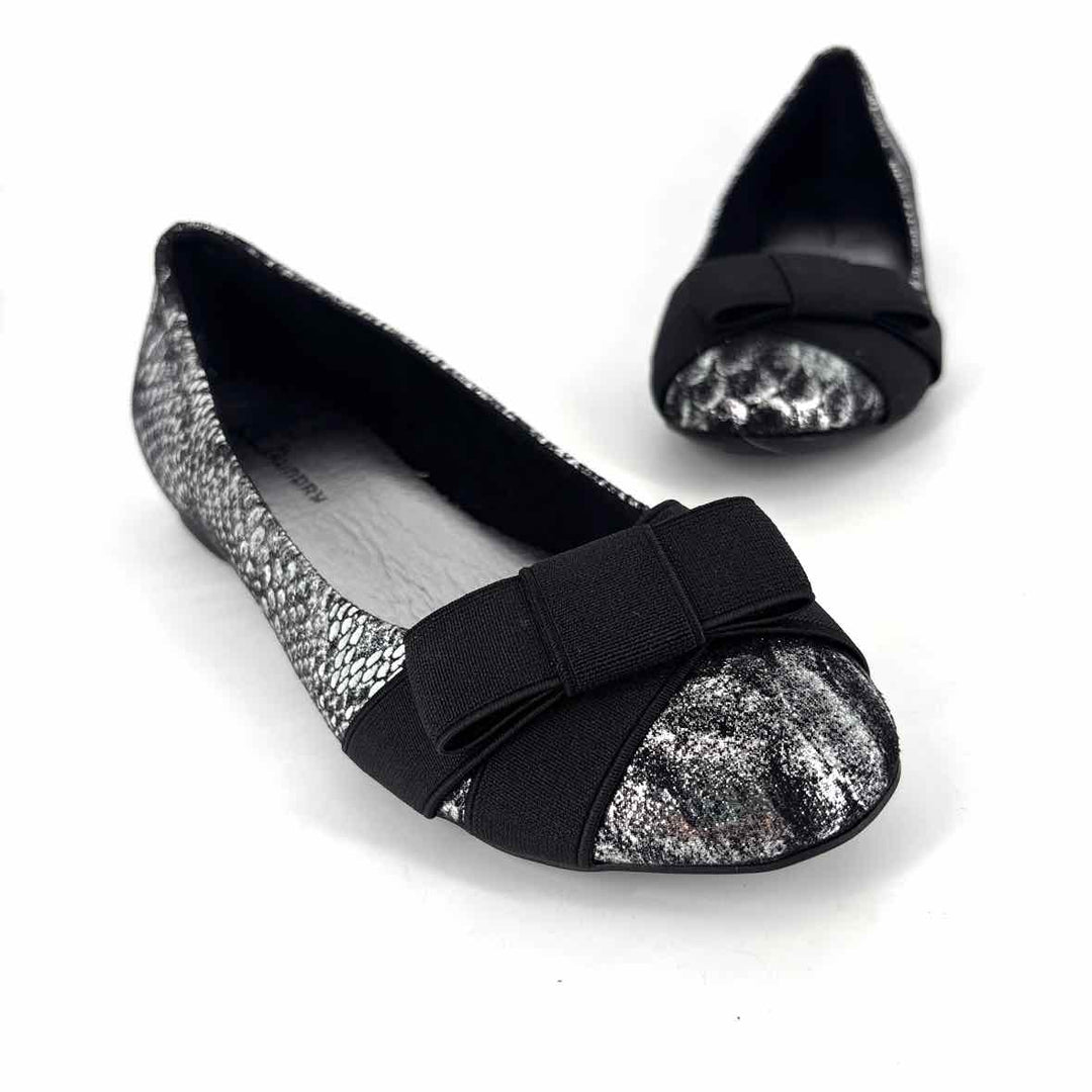 Shoe Size 7.5 CHINESE LAUNDRY Silver Flats