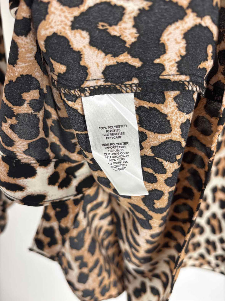 Size 1X TAHARI Tan Shirt
