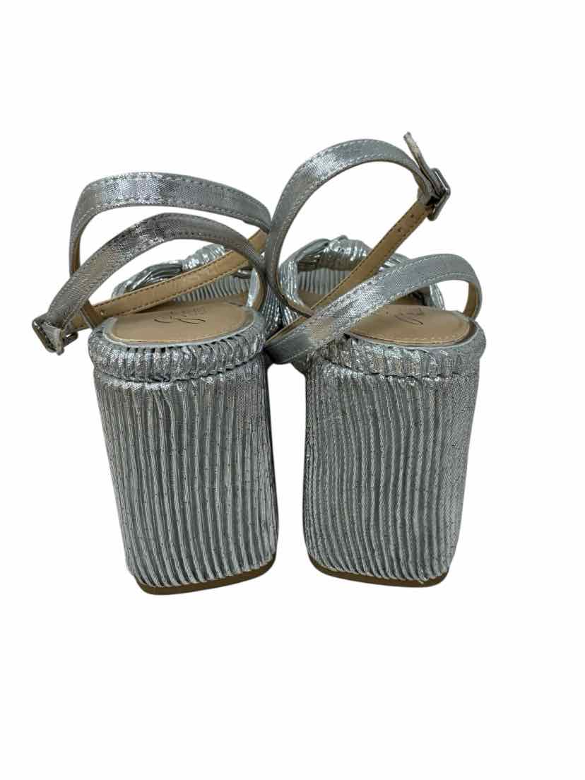 Shoe Size 8 Badgley Mischka Silver Sandals