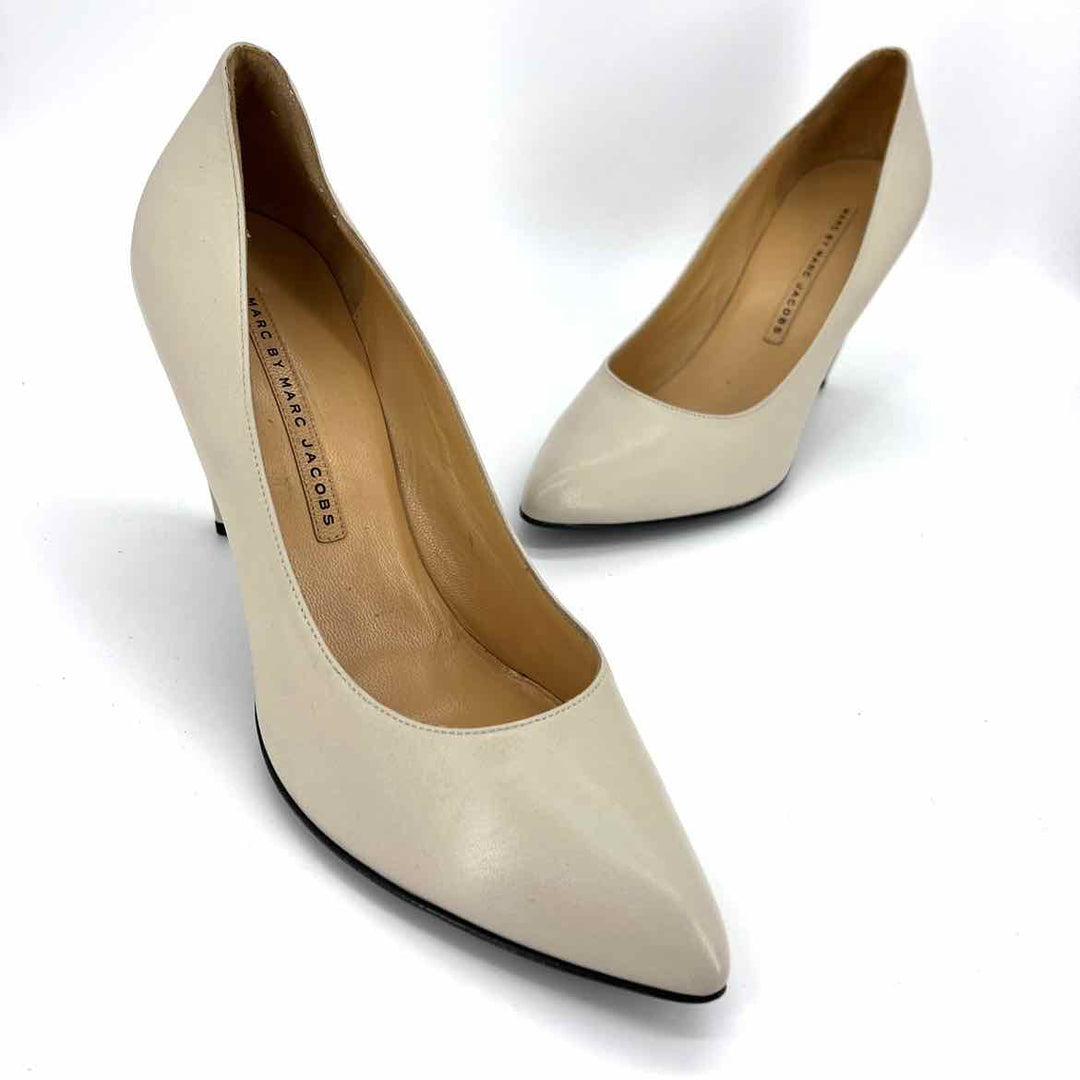 Shoe Size 40 MARC BY MARC JACOBS Taupe Leather Pumps