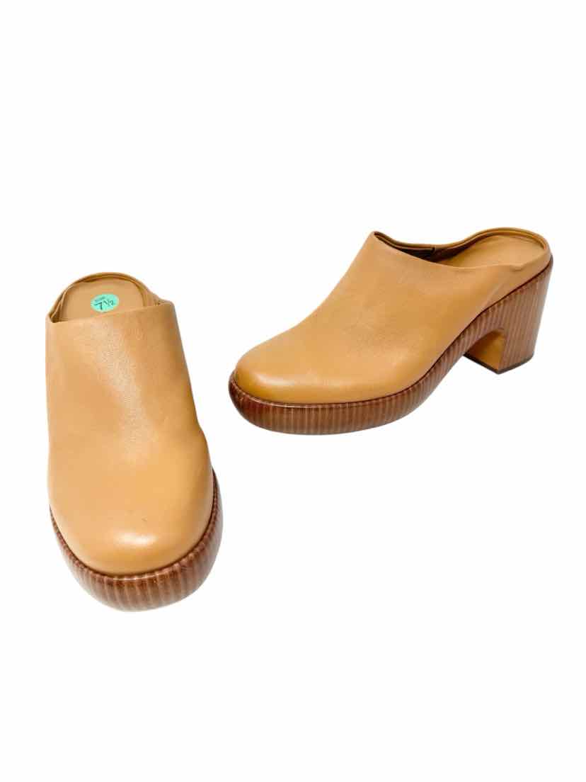 Shoe Size 7.5 VINCE Tan Leather Pumps