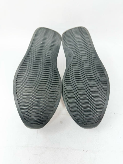Shoe Size 39 Gray Sneakers