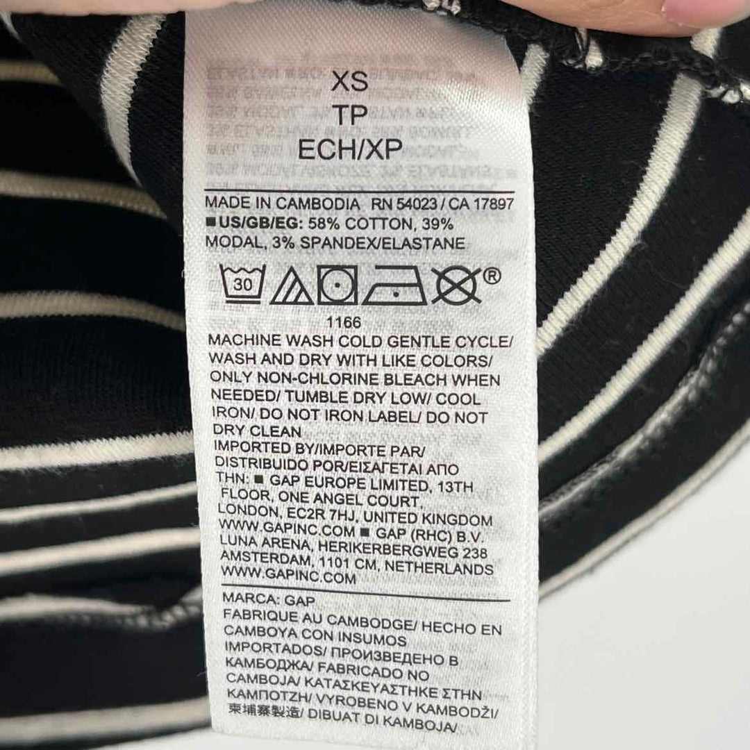 Size XS GAP Black Shirt