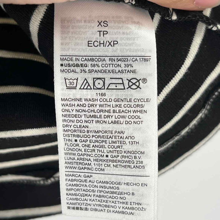 Size XS GAP Black Shirt