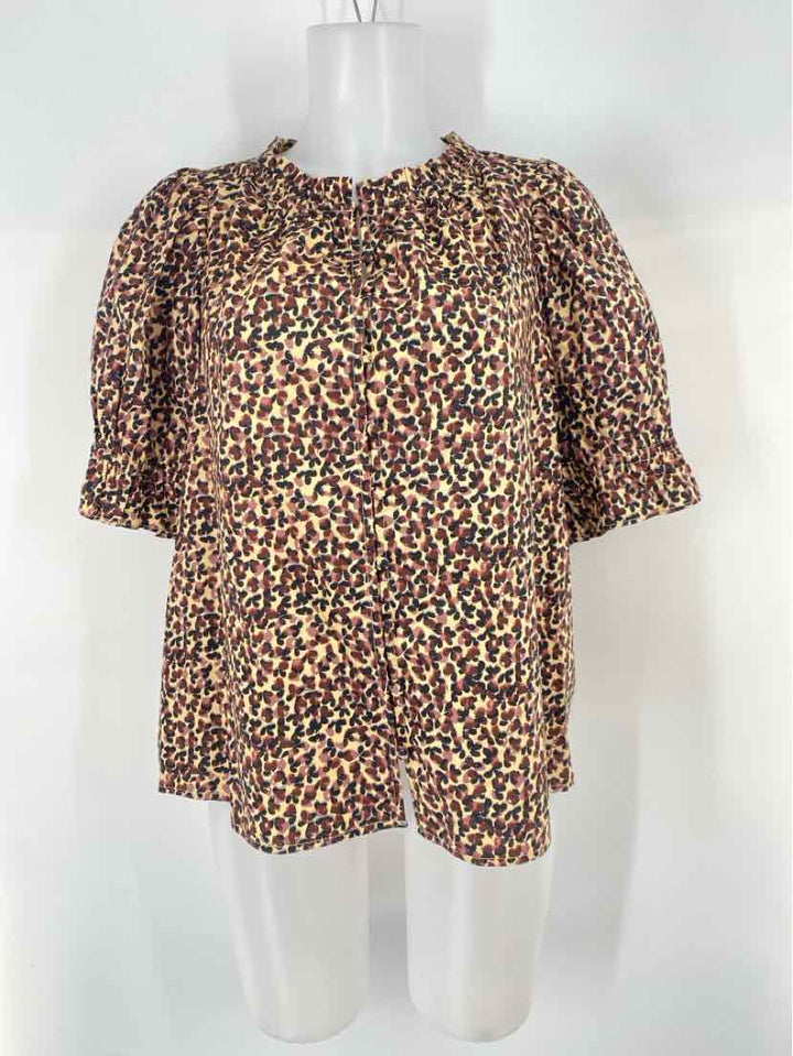 Size M GAP Multi-Color Shirt