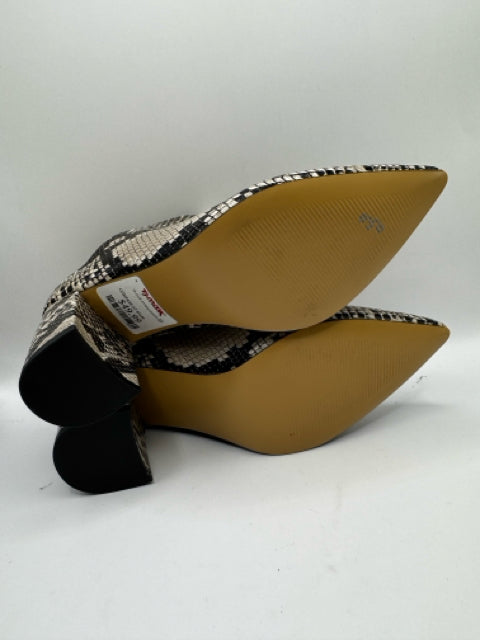 Shoe Size 8.5 MARC FISHER Tan Pumps