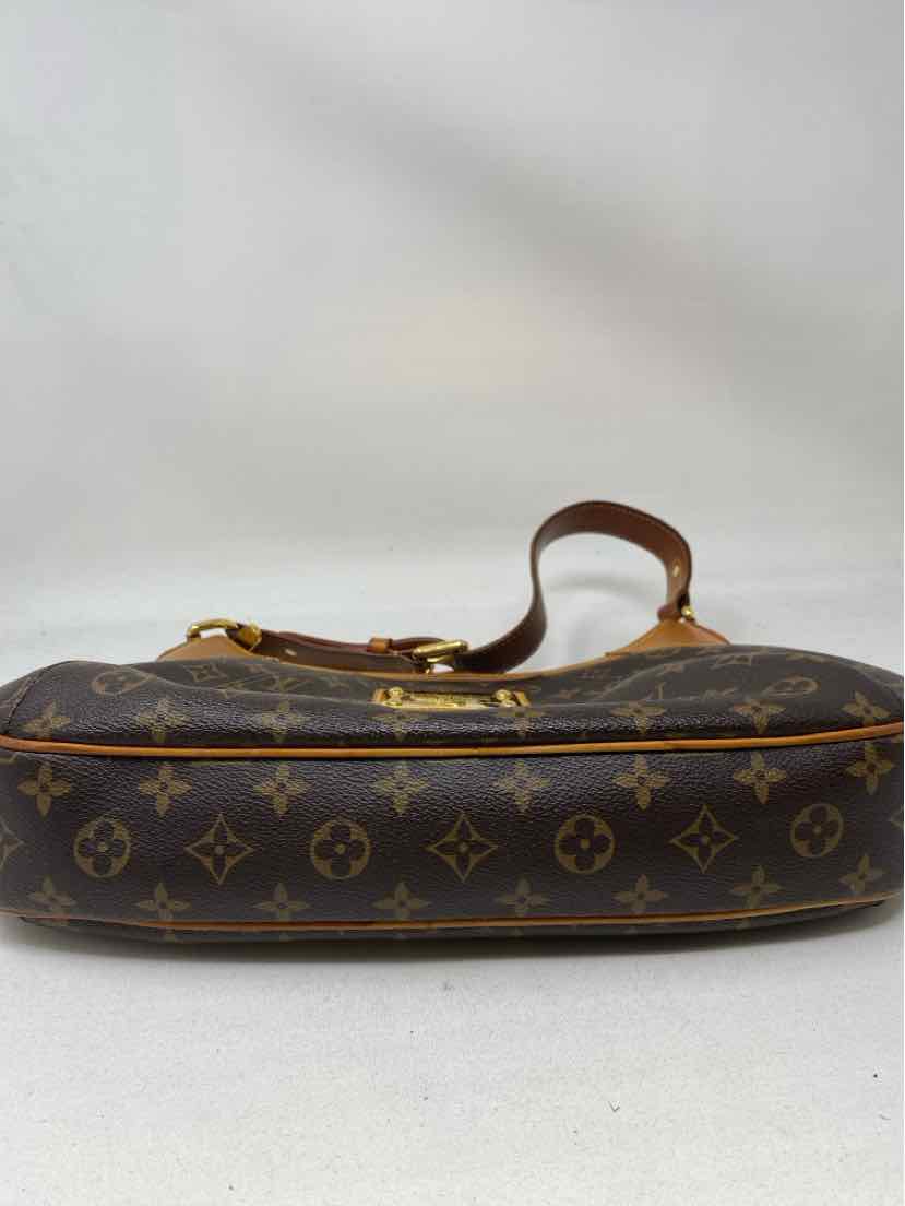 Louis Vuitton Luxury - Purse