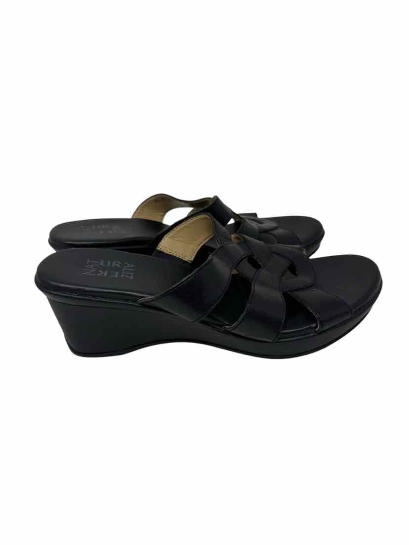 Shoe Size 8.5 Naturalizer Black Sandals