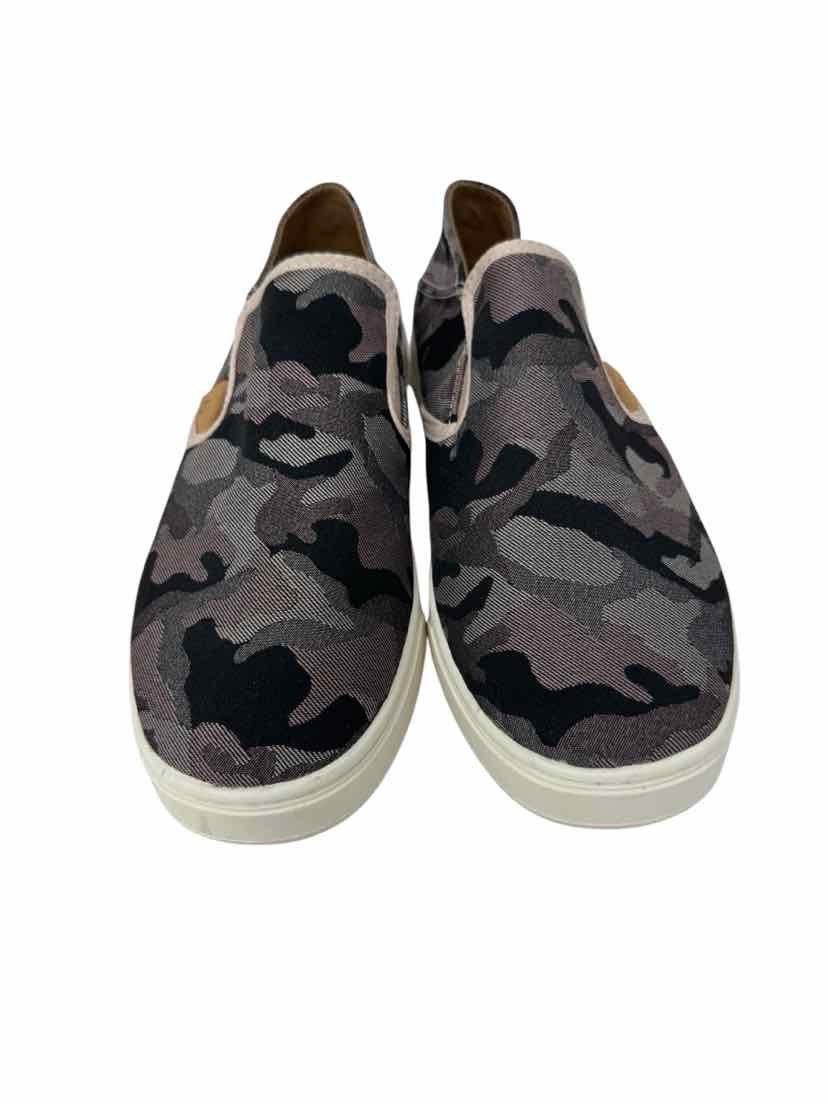 Shoe Size 8.5 OLUKAI Purple Print Sneakers