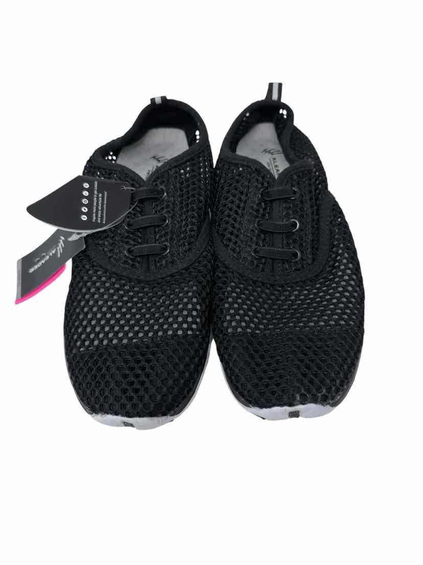 Shoe Size 9.5 Black Sneakers