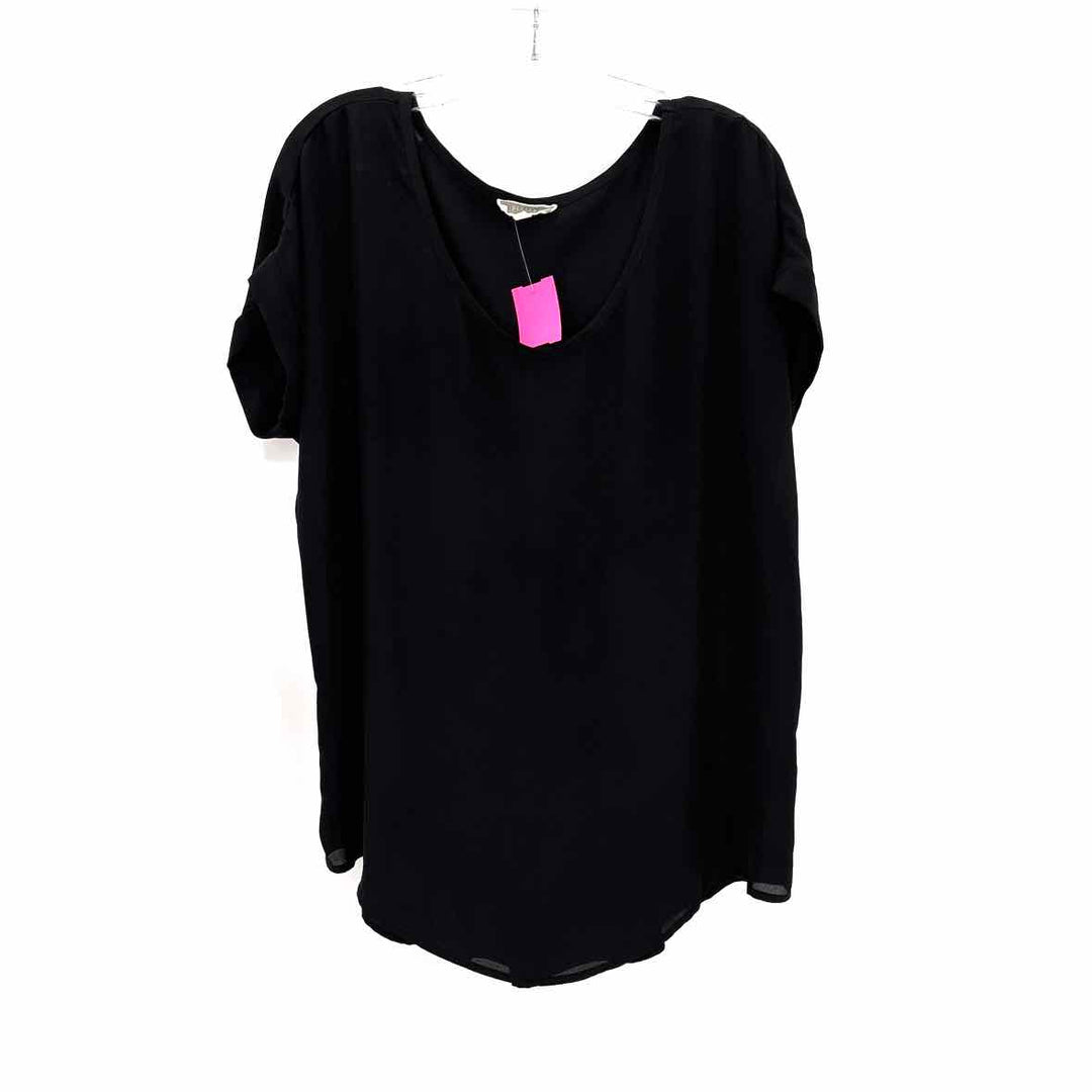 Size XL PLEIONE Black Shirt