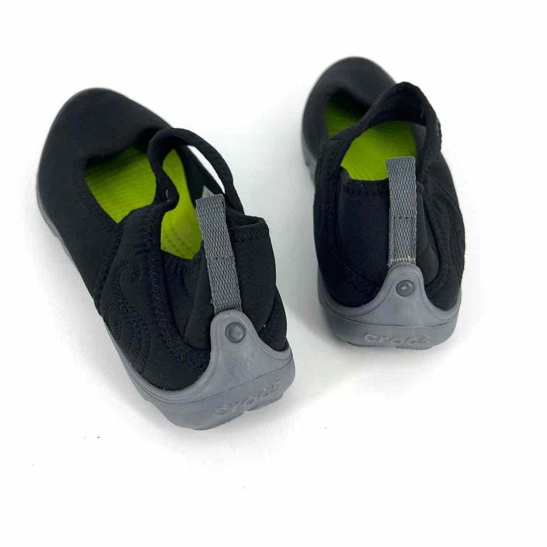 Shoe Size 7 Crocs Black Flats