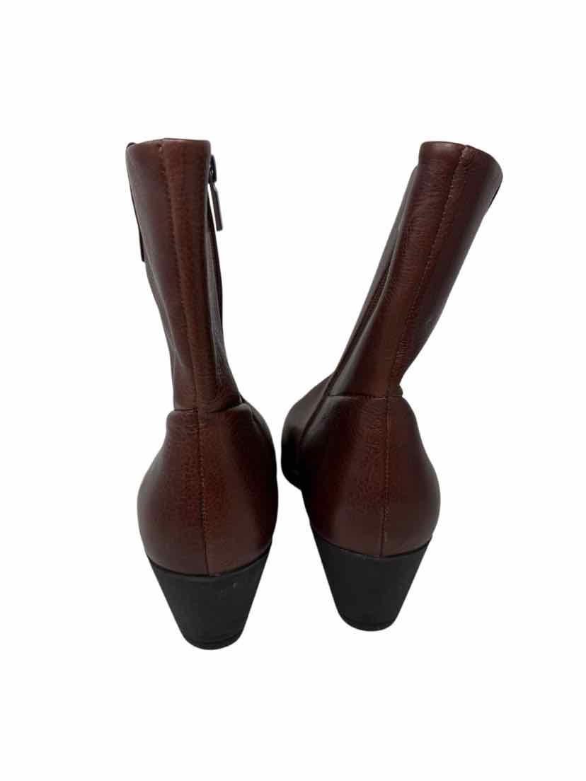Shoe Size 10.5 MUNRO Brown Boots