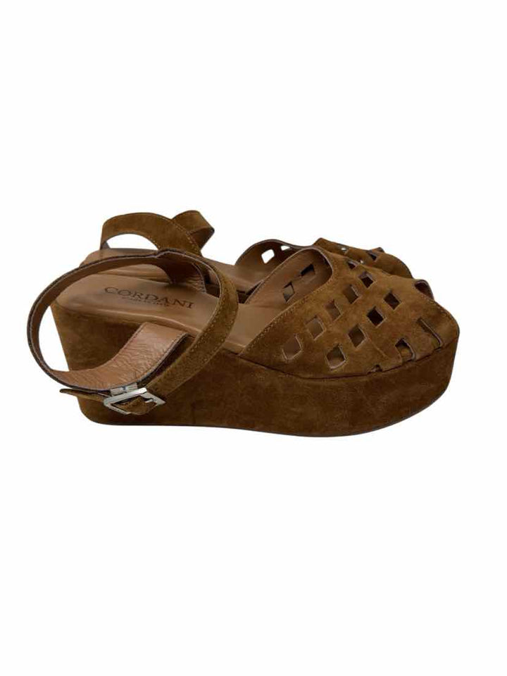 Shoe Size 40 CORDANI Tan Suede Sandals