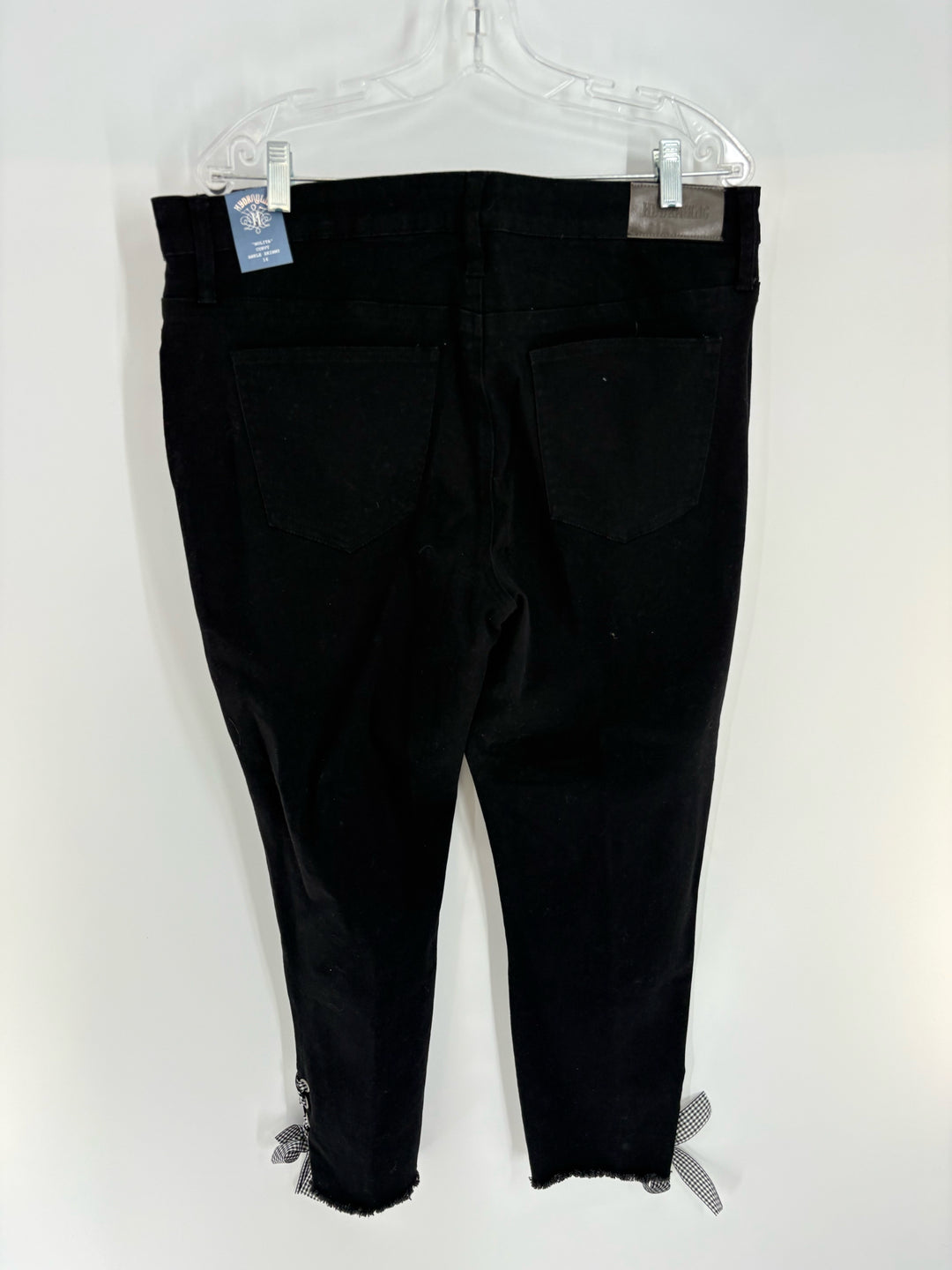 Size 16 Black Capri