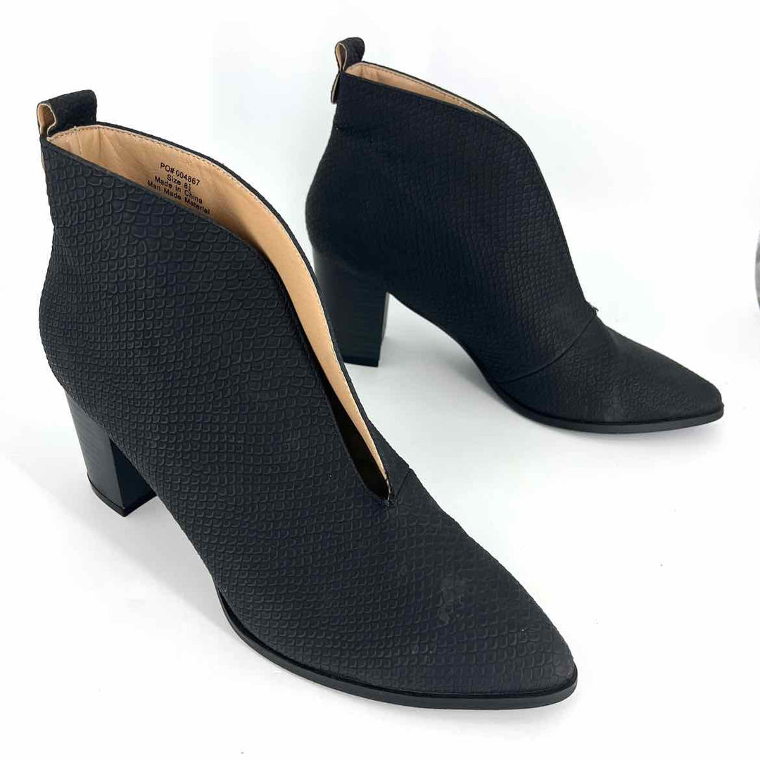 Shoe Size 8 Black Boots
