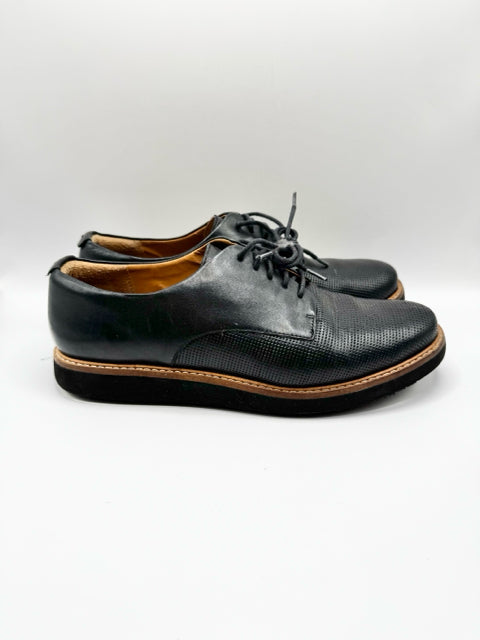 Shoe Size 8 CLARKS Black Leather Flats