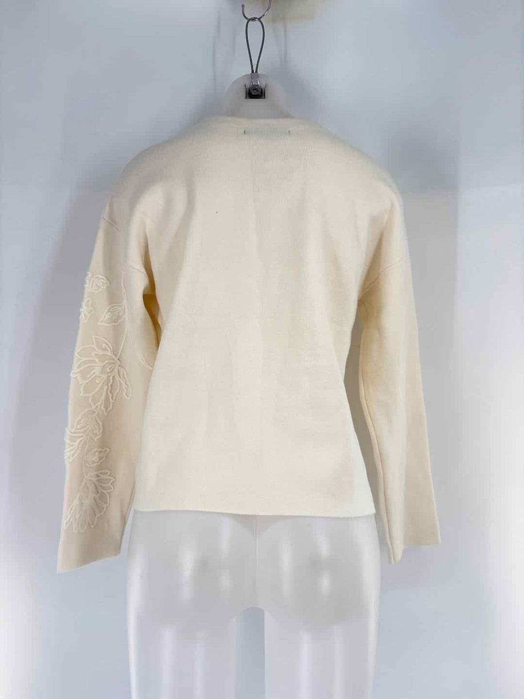 Size M TAHARI Cream Sweater