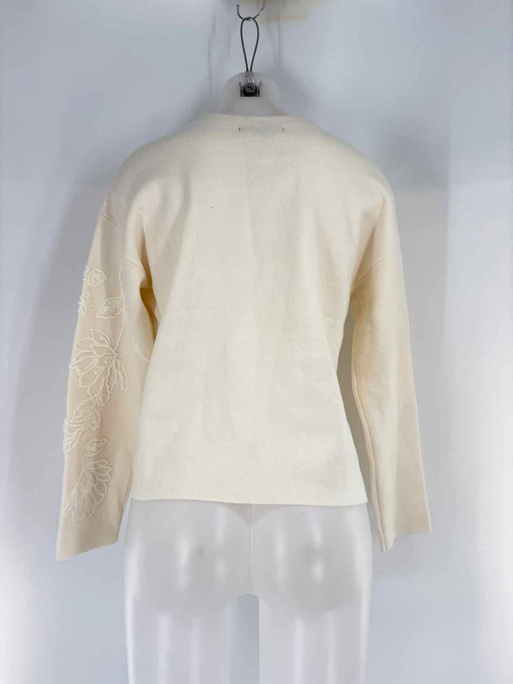 Size M TAHARI Cream Sweater