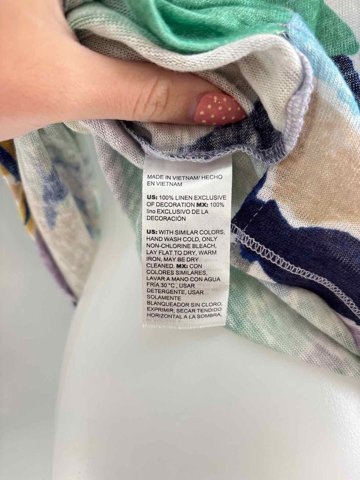 Size M Chico's Multi-Color Shirt