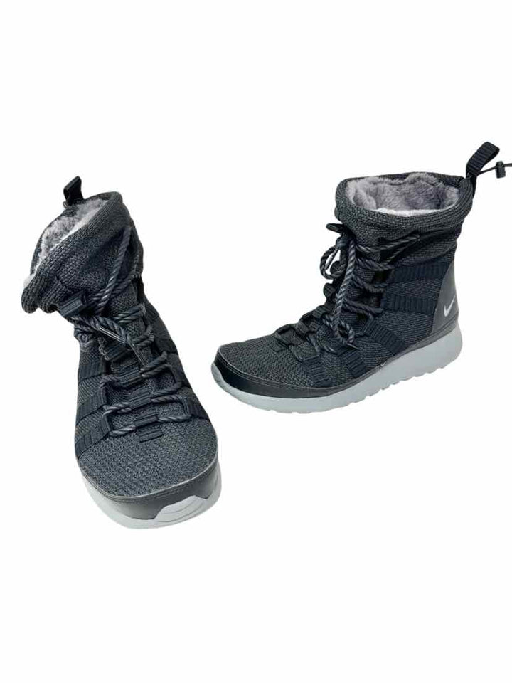 Shoe Size 38.5 Nike Black Boots