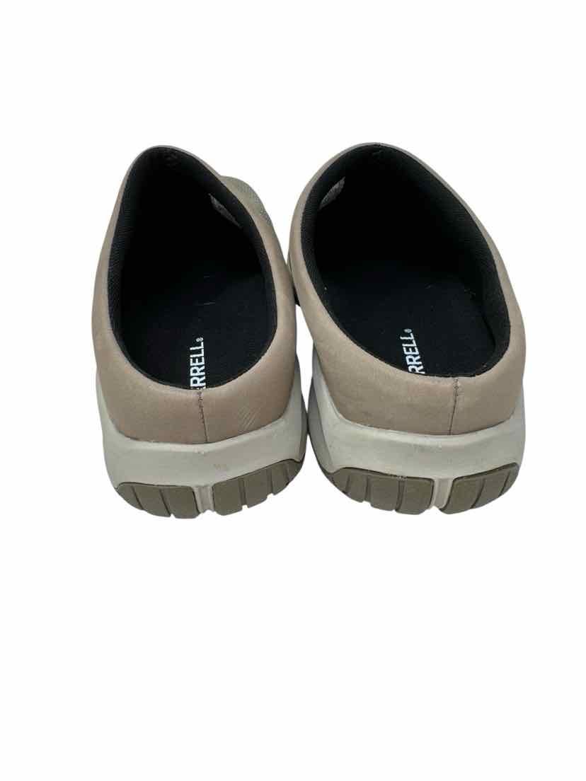 Shoe Size 10 MERRELL Tan Flats