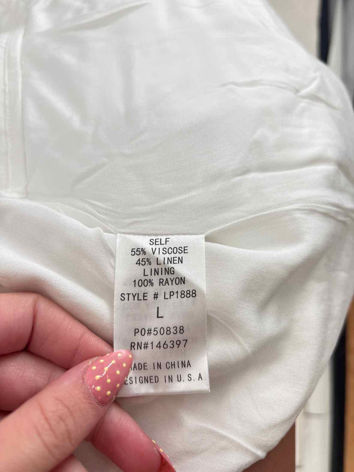 Size L White Shorts