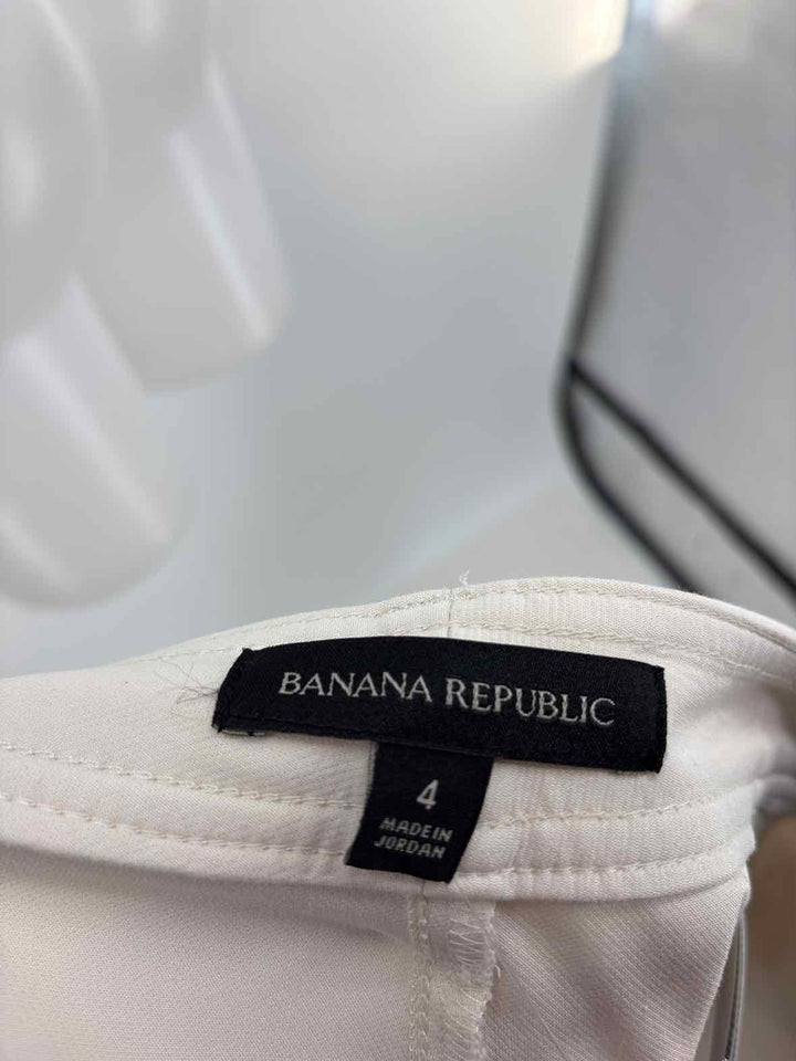 Size 4 Banana Republic Beige Pants