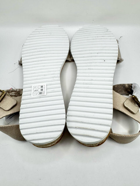 Shoe Size 11 Sketchers Taupe Sandals