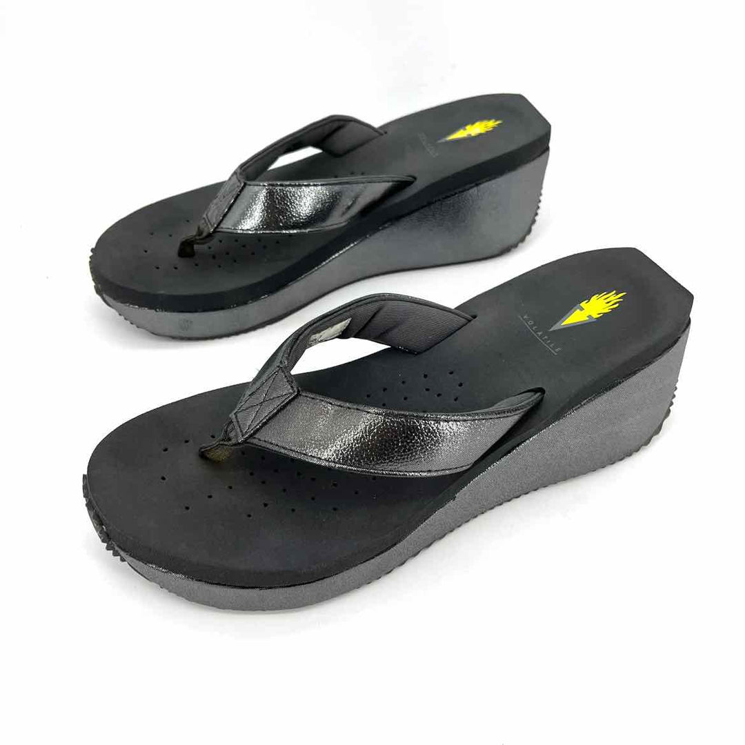 Shoe Size 9 VOLATILE Gray Sandals