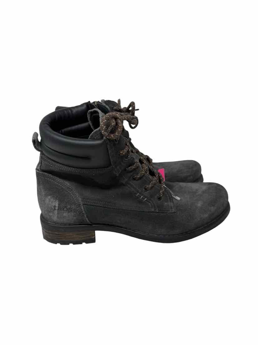 Shoe Size 8 TAOS Gray Leather Boots