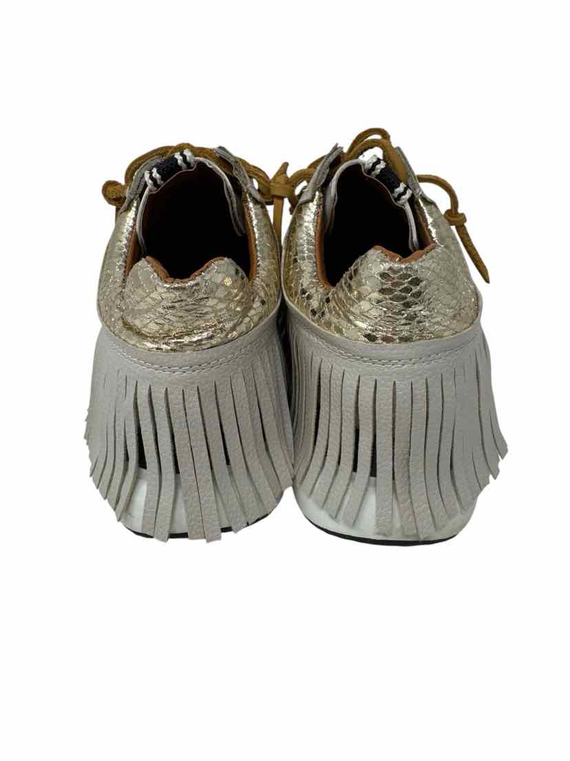 Shoe Size 7 Gray Sneakers