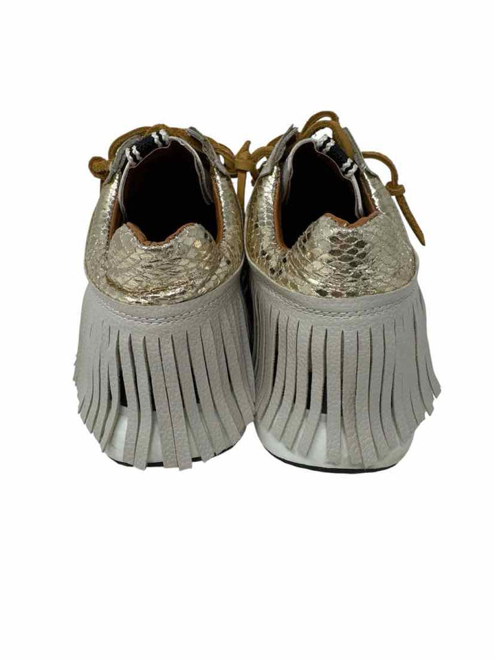 Shoe Size 7 Gray Sneakers