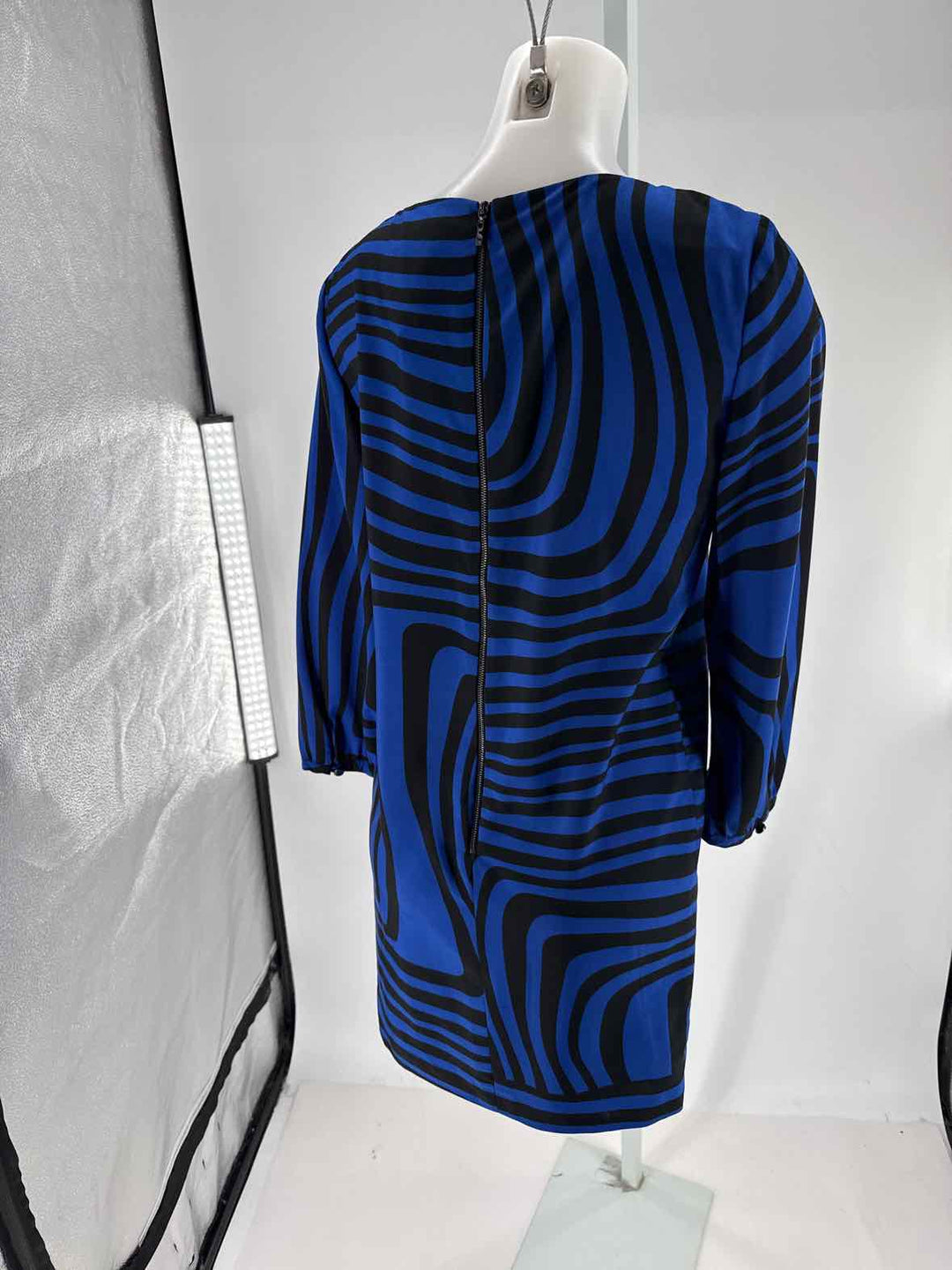 Size 4 TAHARI Blue Dress