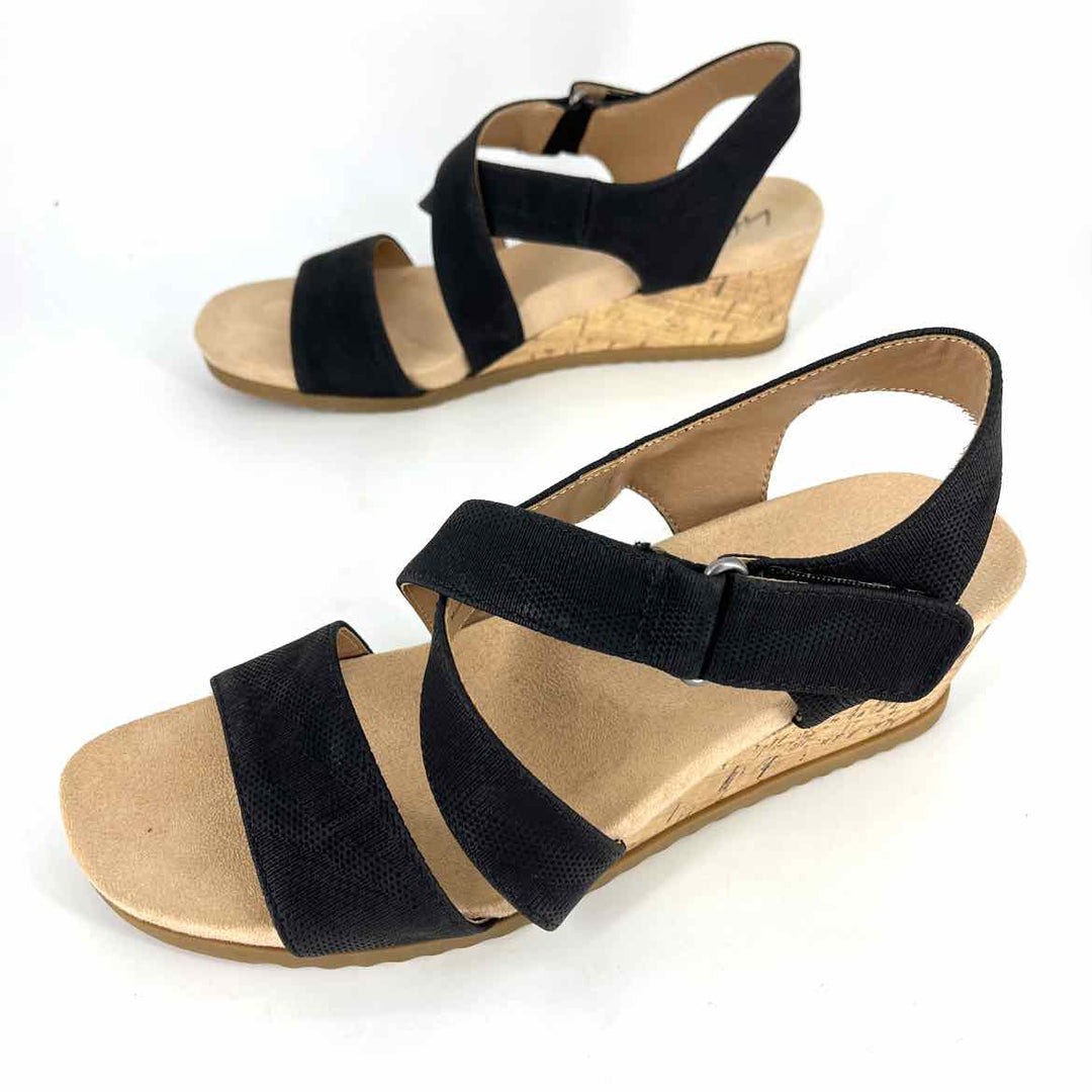 Shoe Size 8.5 LIFESTRIDE Black Sandals