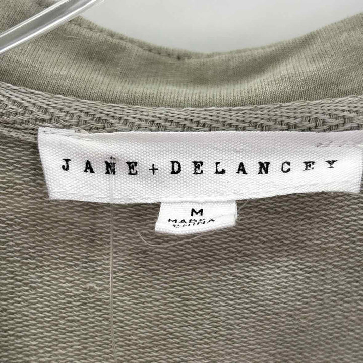 Size M Jane & Delaney Sage Knit Shirt