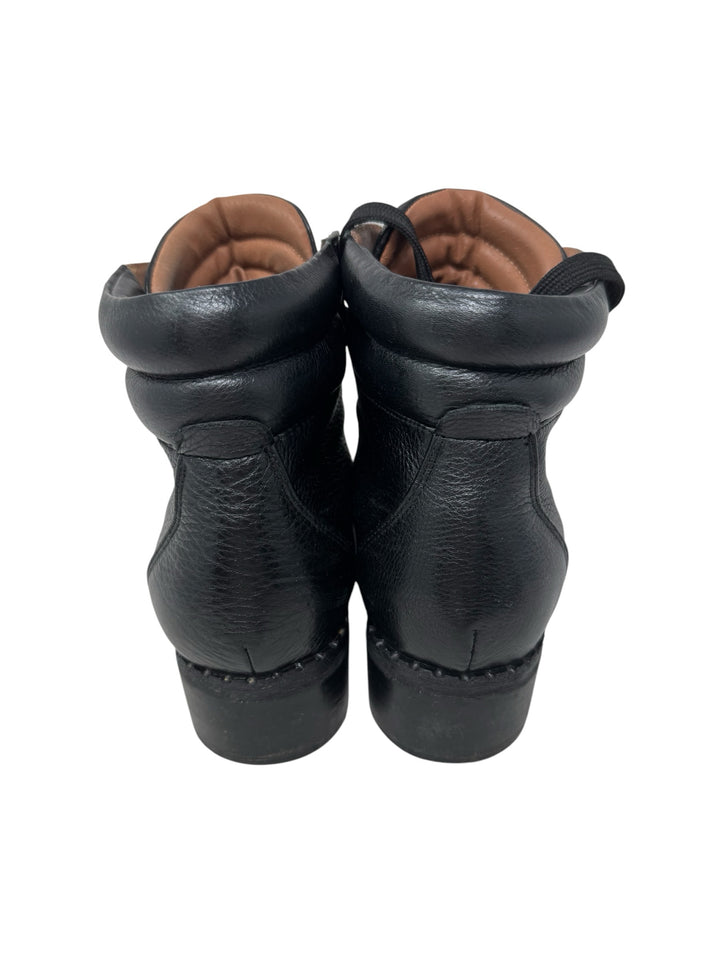 Shoe Size 9.5 GENTLE SOULS Black Boots