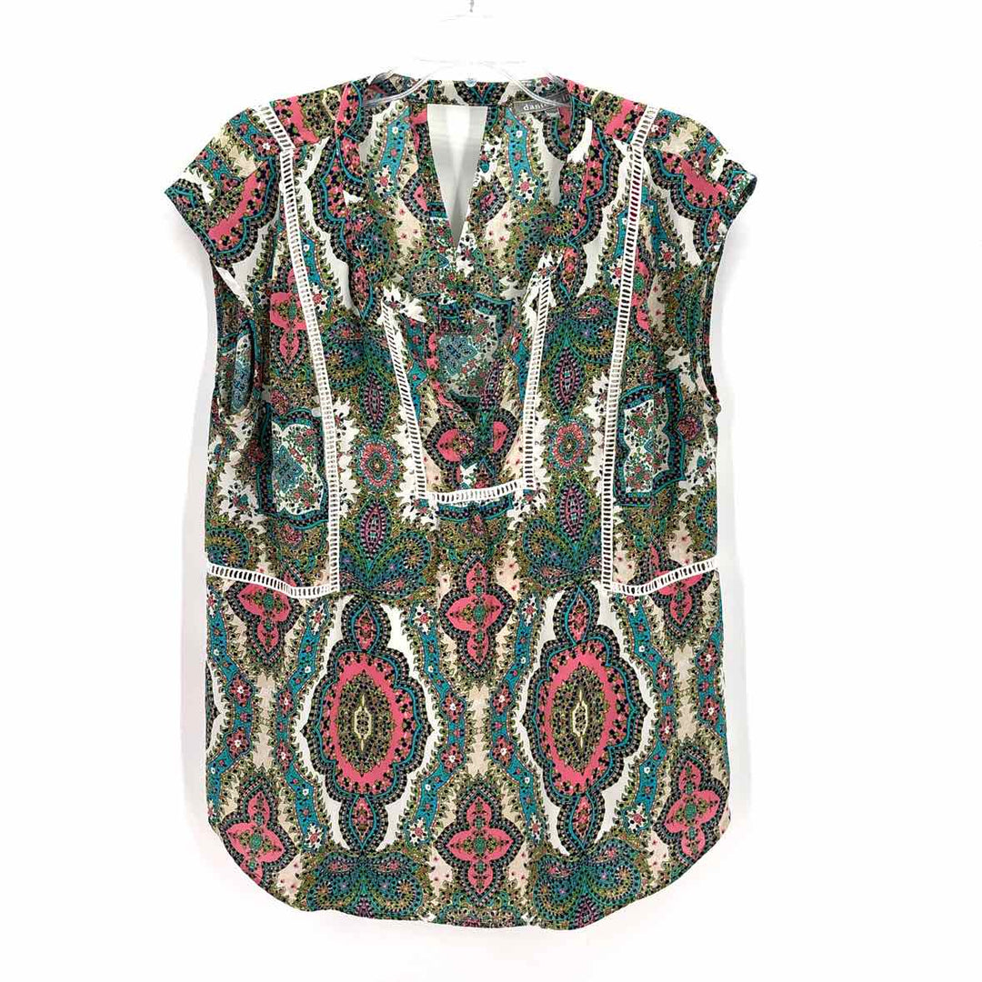 Size L Multi-Color Shirt