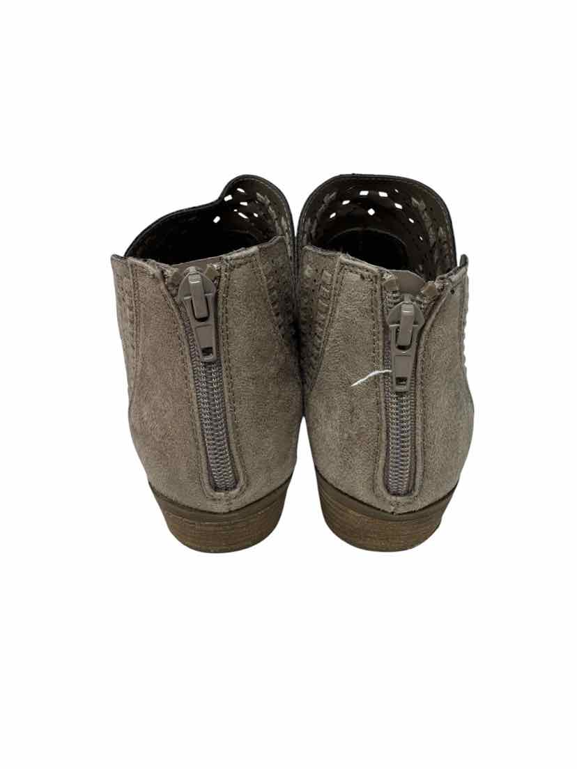 Shoe Size 8 CARLOS Tan Suede Boots
